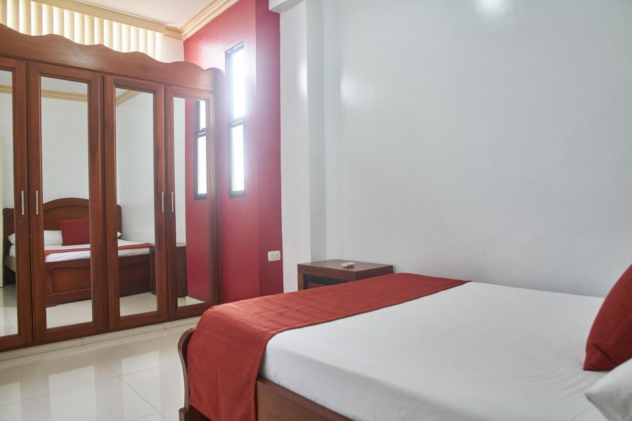 Departamentos Marcecilia De 2 Y 3 Habitaciones En El Centro De Manta Bagian luar foto