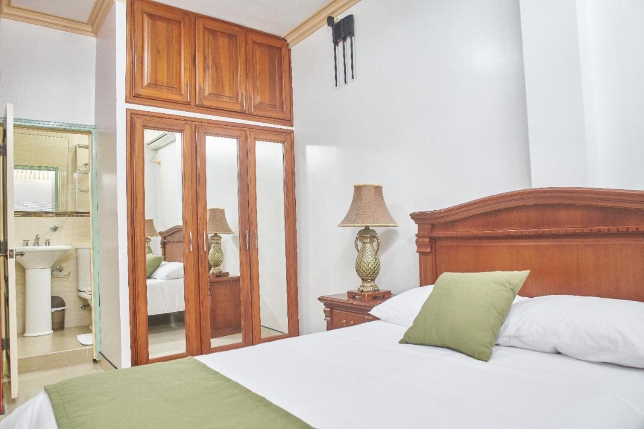 Departamentos Marcecilia De 2 Y 3 Habitaciones En El Centro De Manta Bagian luar foto