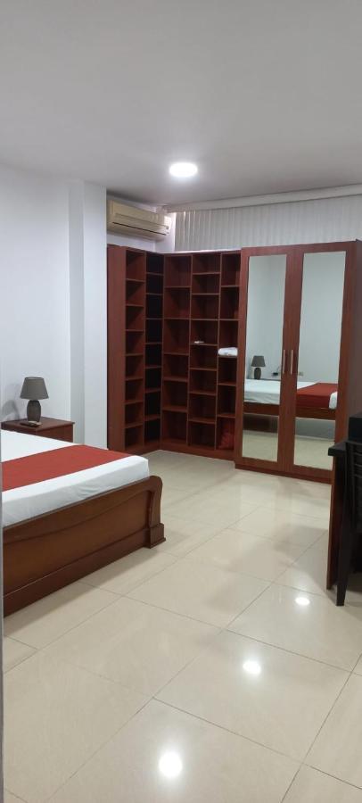 Departamentos Marcecilia De 2 Y 3 Habitaciones En El Centro De Manta Bagian luar foto