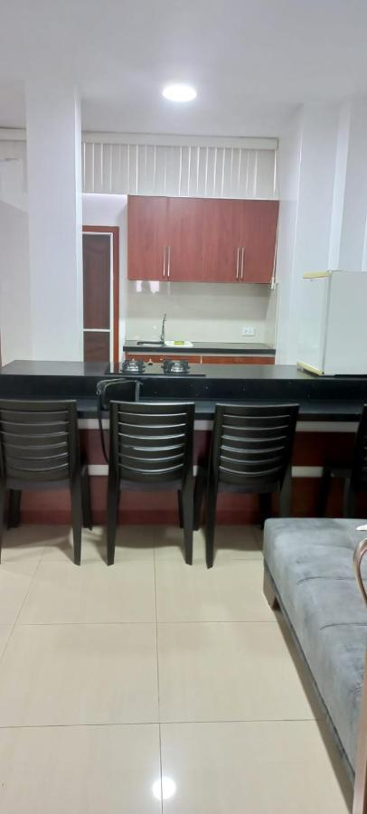 Departamentos Marcecilia De 2 Y 3 Habitaciones En El Centro De Manta Bagian luar foto